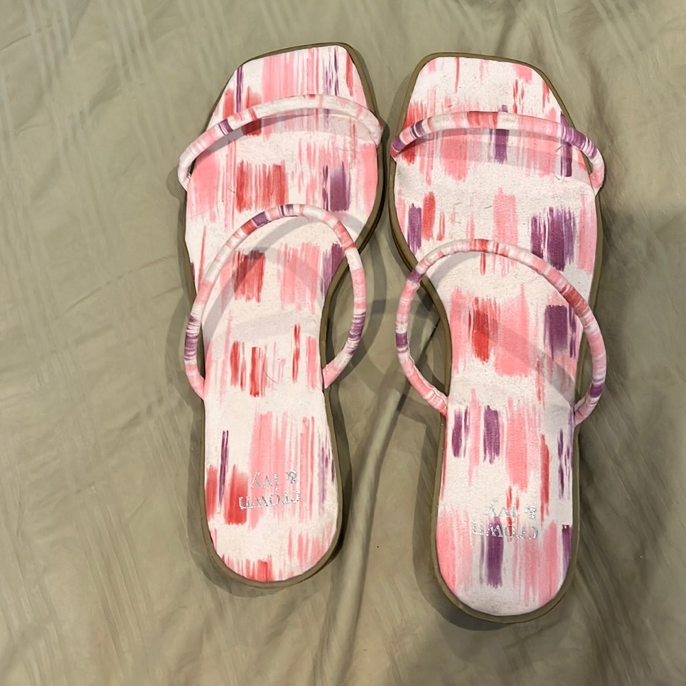 Crown and ivy sandals